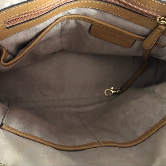 Michael Kors Handbag - Picture 5 of 8